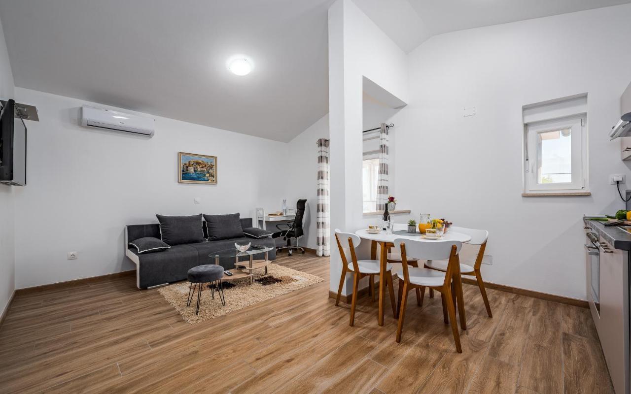 Apartments Nelle 普拉 外观 照片